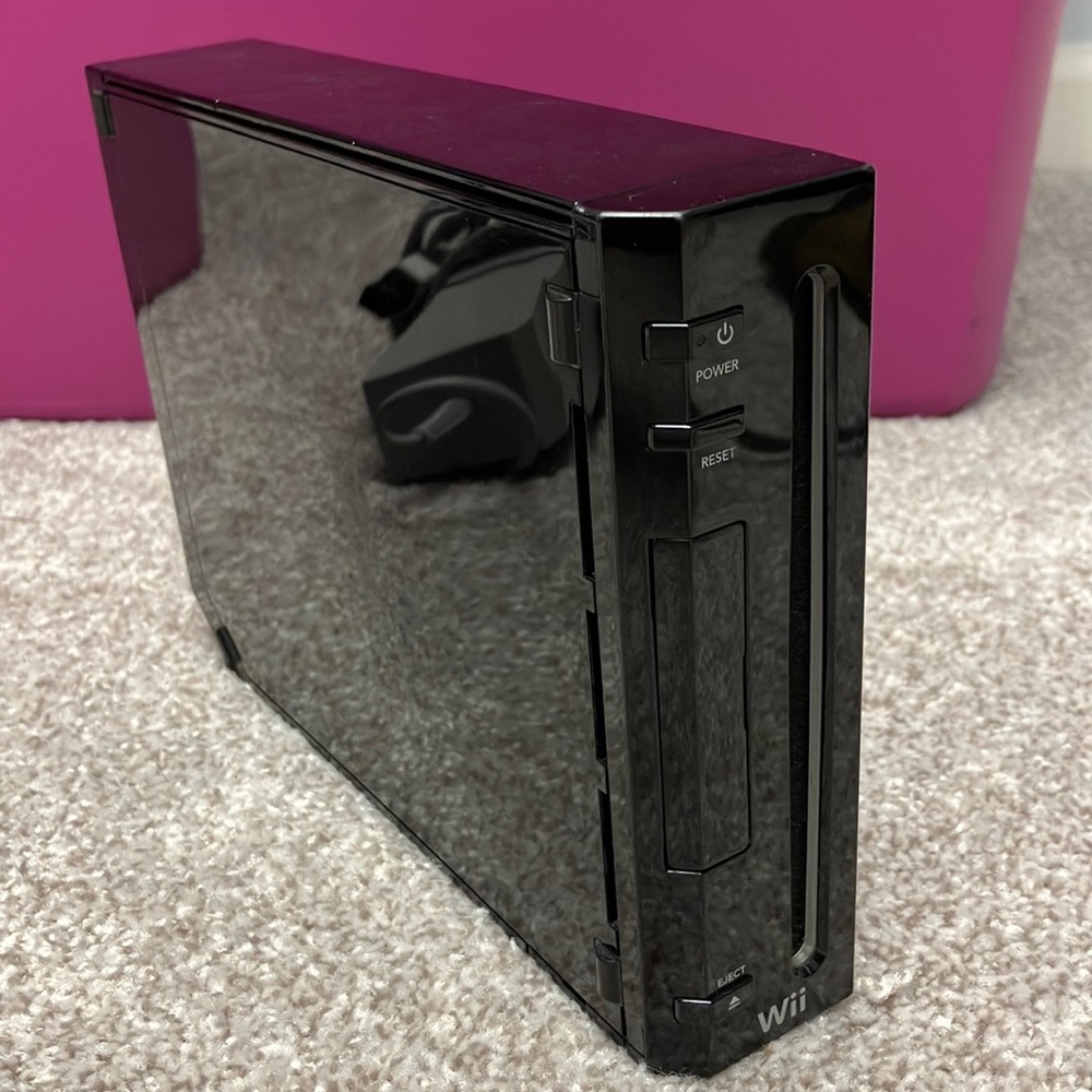 Wii console + power cords